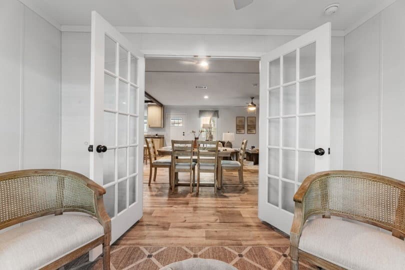 32644d interior home features