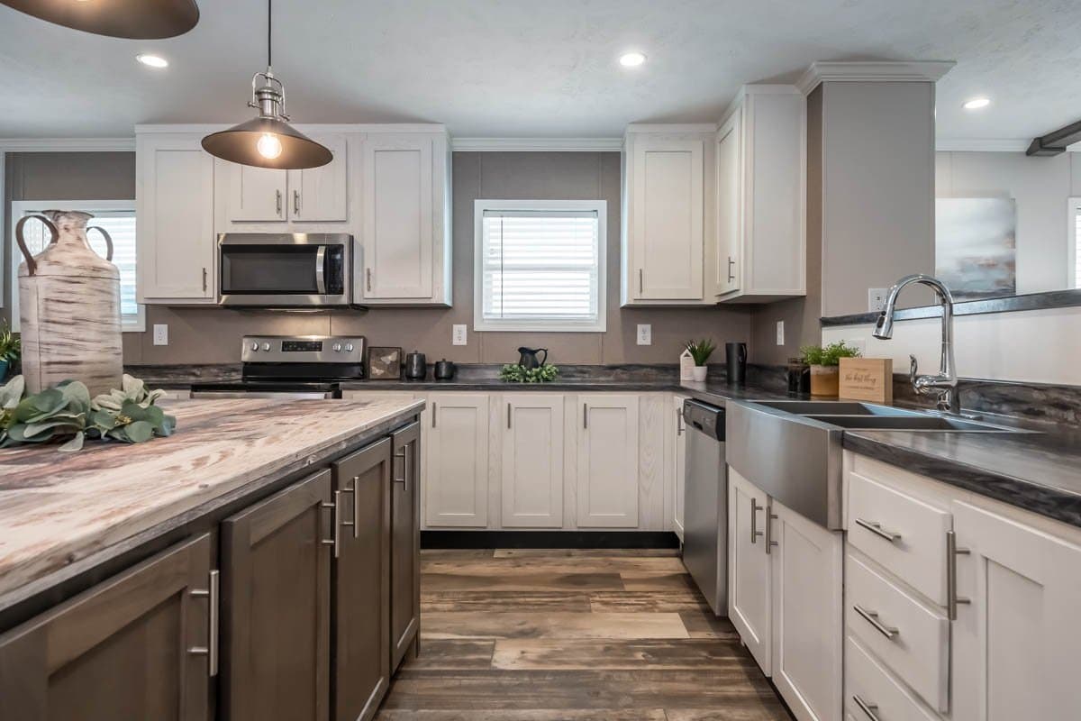 Ruby kitchen home features