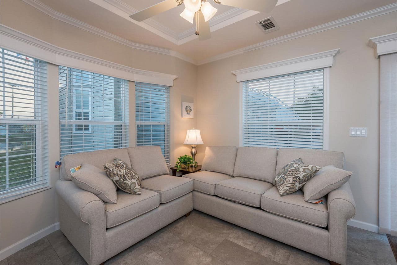 Palm bay 2621b interior home features