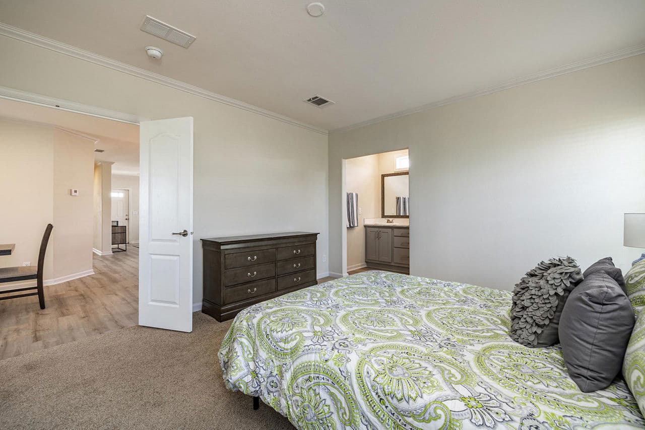 Silver springs 5006n bedroom home features