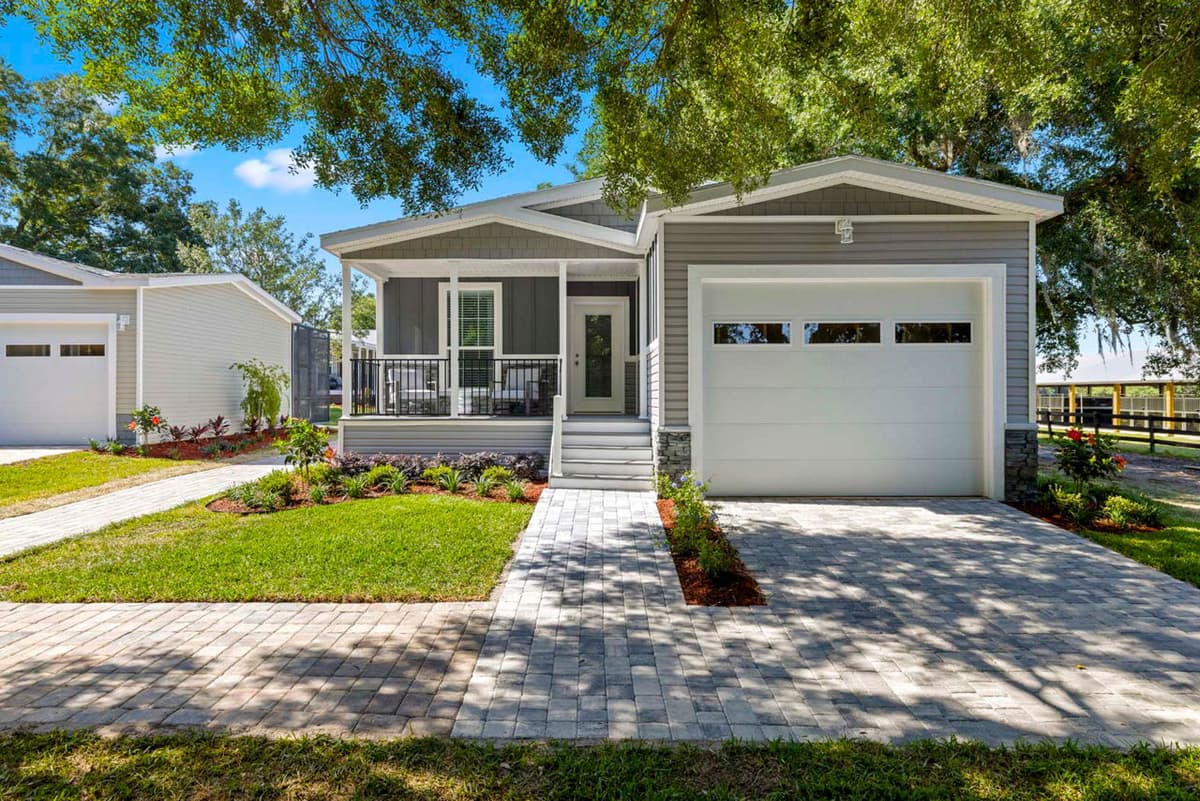 Silver springs hero home features