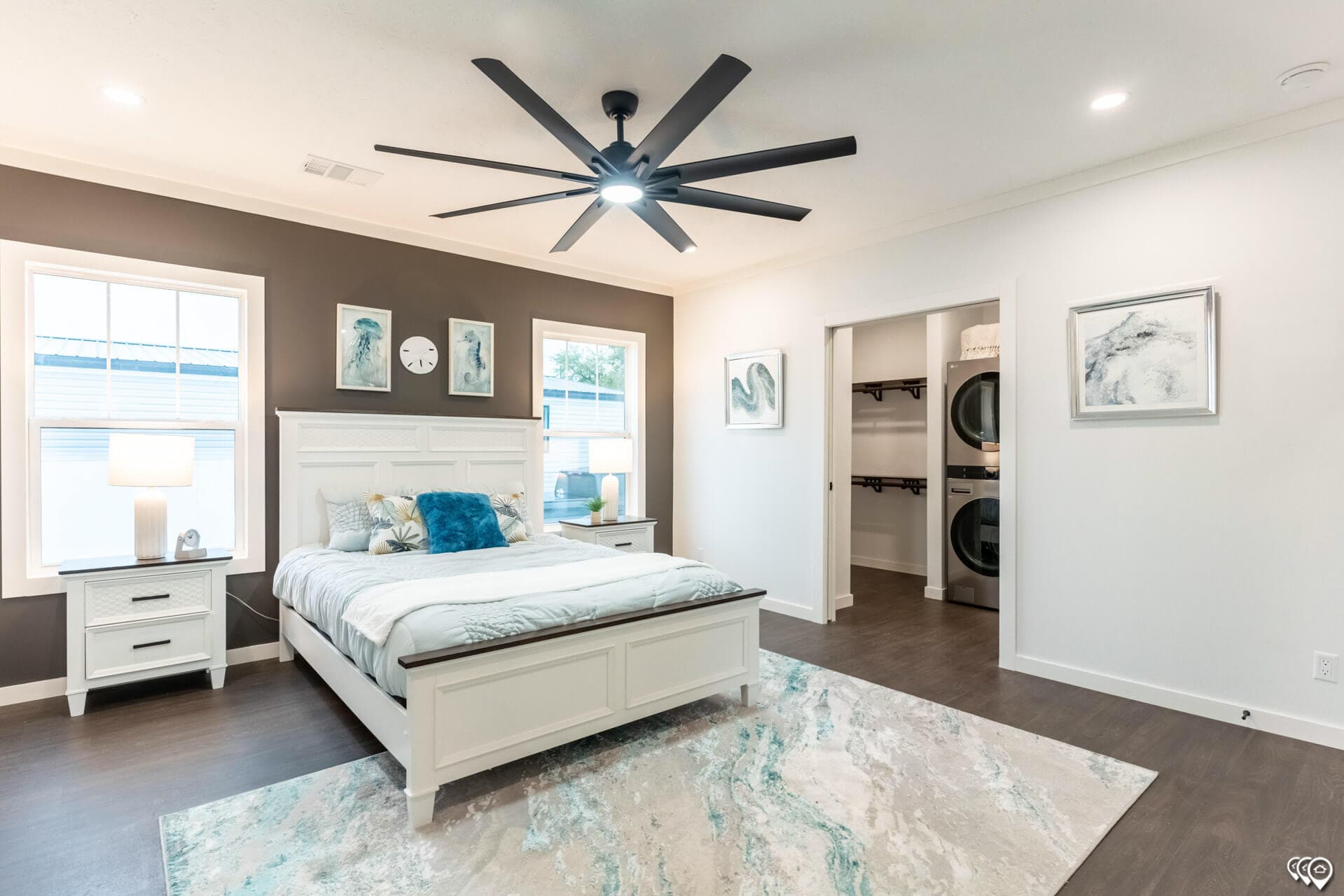 The twin creek  home features