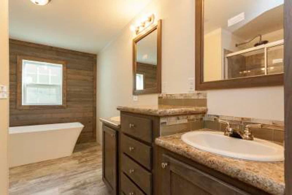 Moyne bathroom home features
