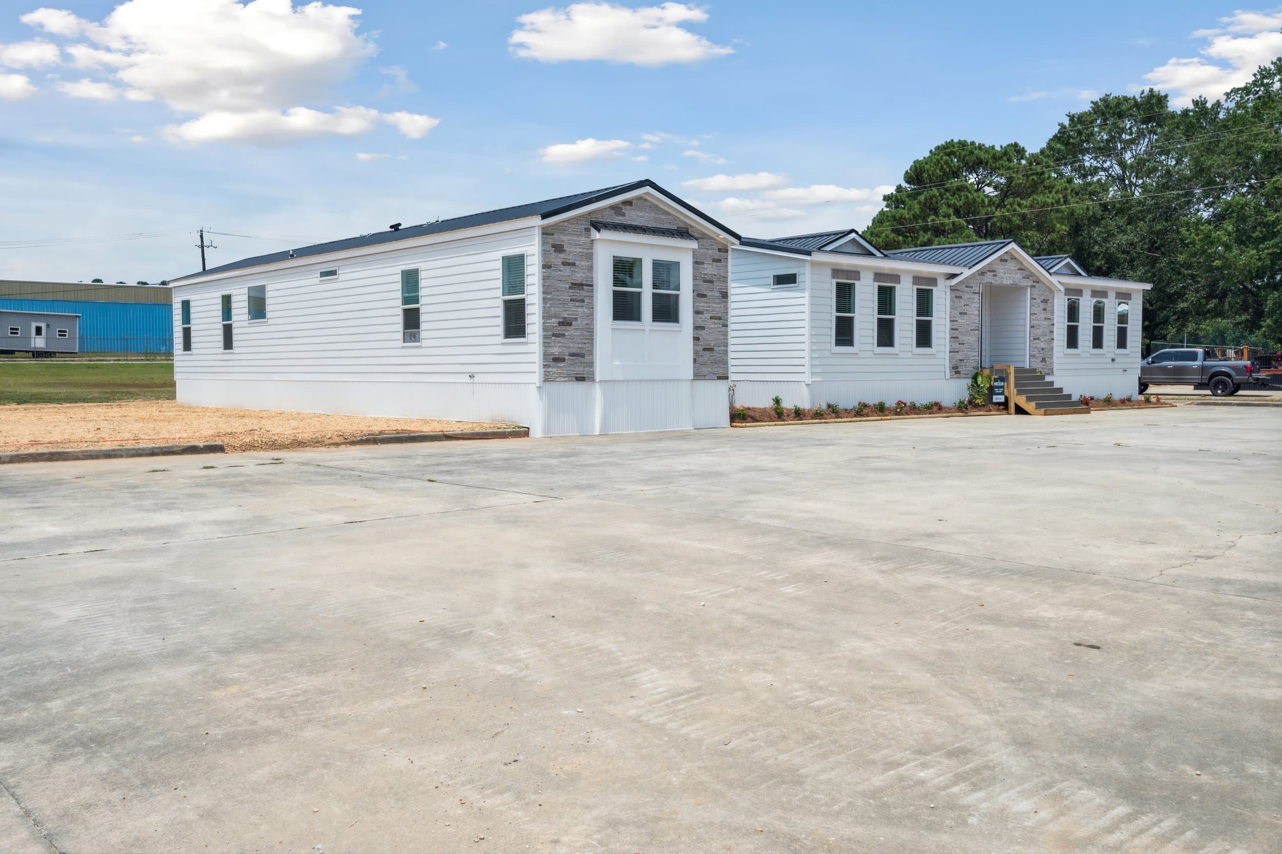Nexus elevation and exterior home features