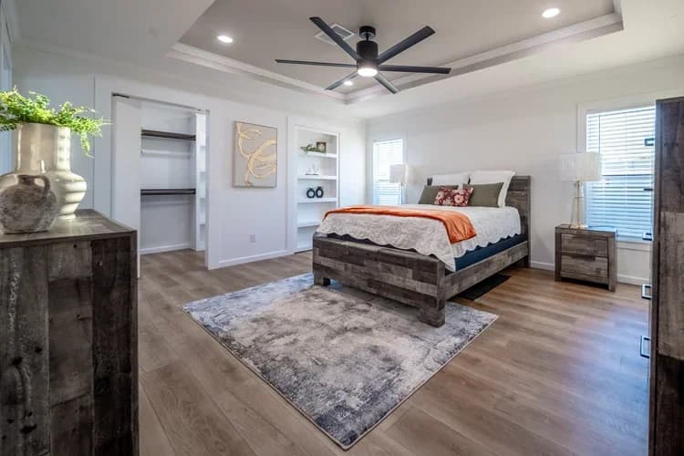 Wilson bend bedroom home features