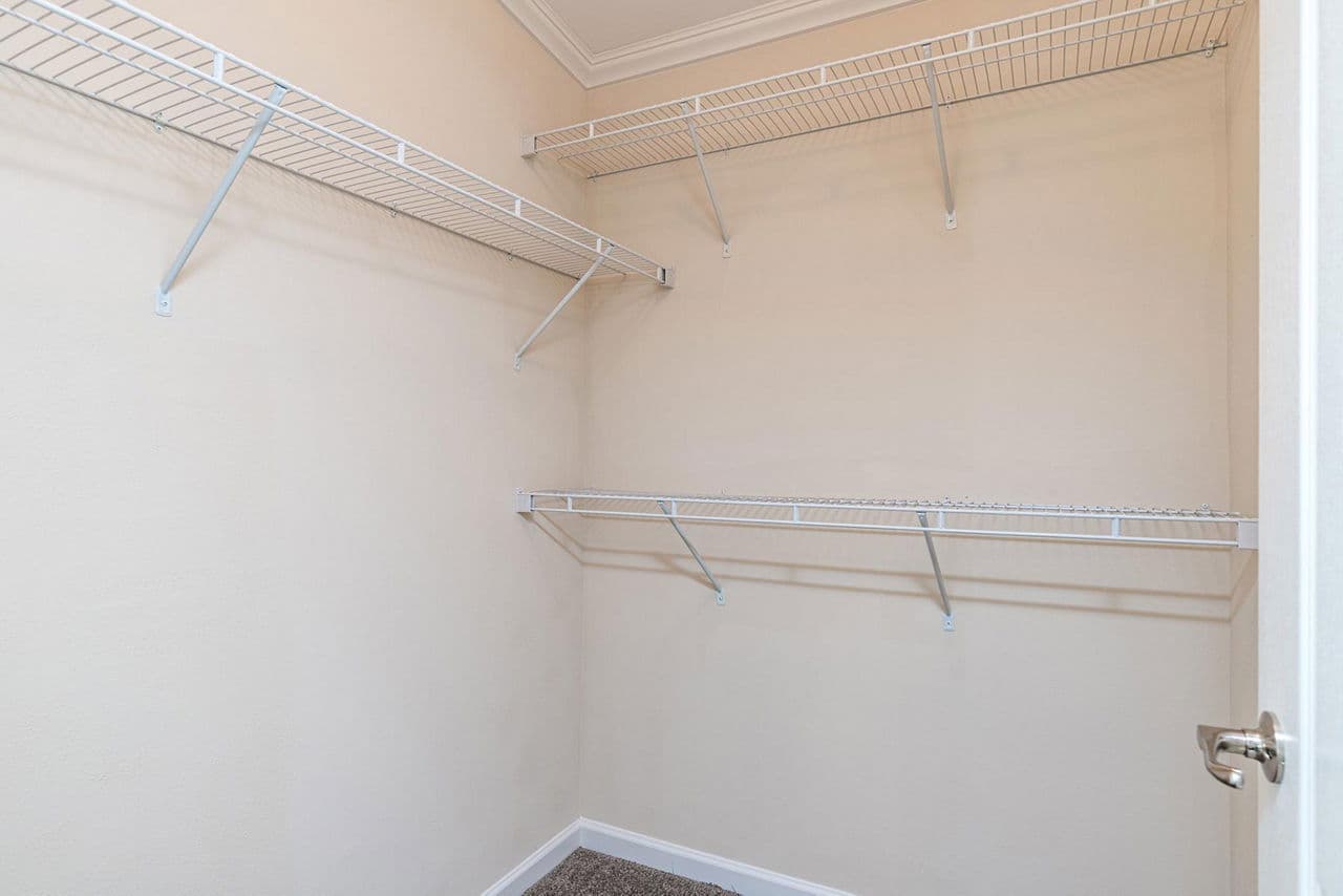 Silver springs 5006 interior home features