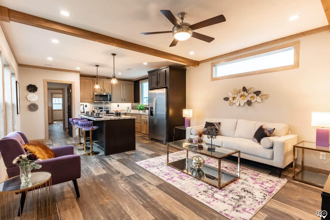The canyon creek hero and interior home features