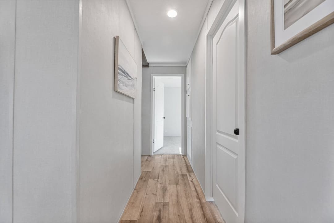 Vivid 28603n interior home features