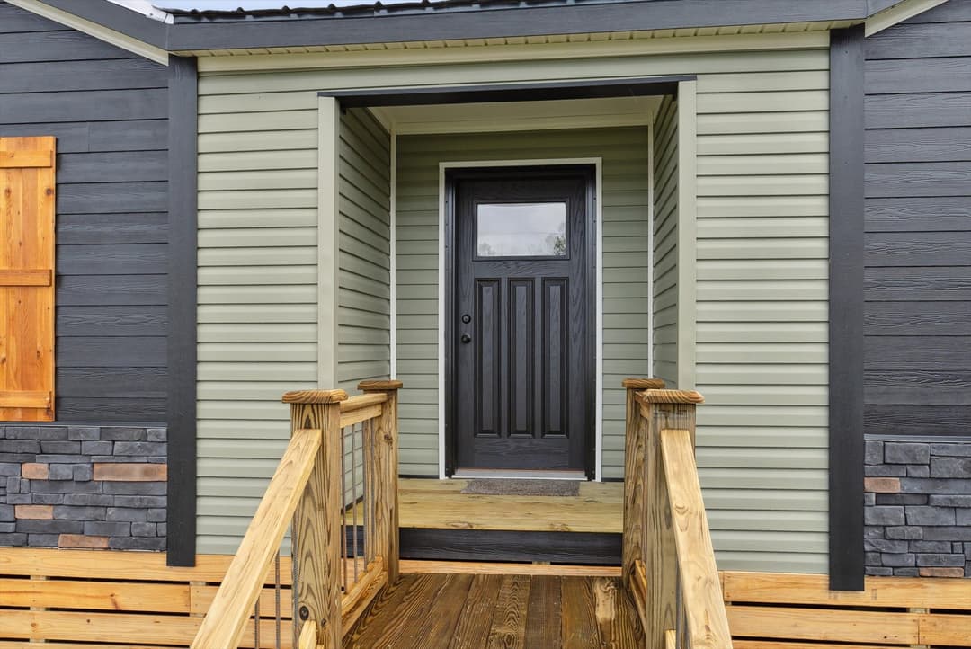 Helicon 3 exterior home features
