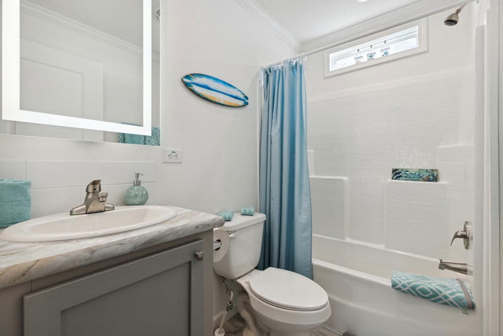 Amica bathroom home features