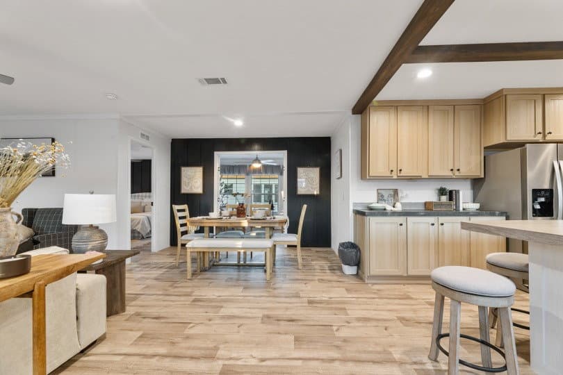 32644d interior home features
