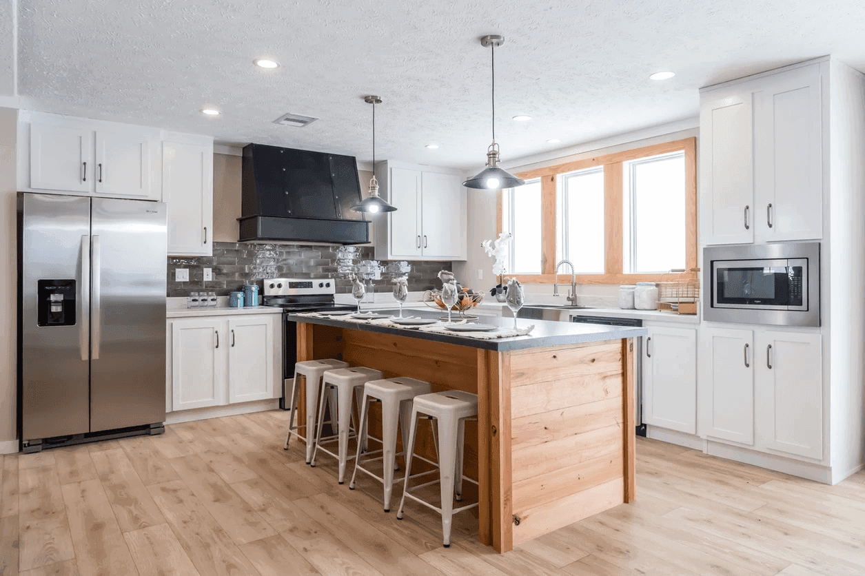 The callaway interior and kitchen home features