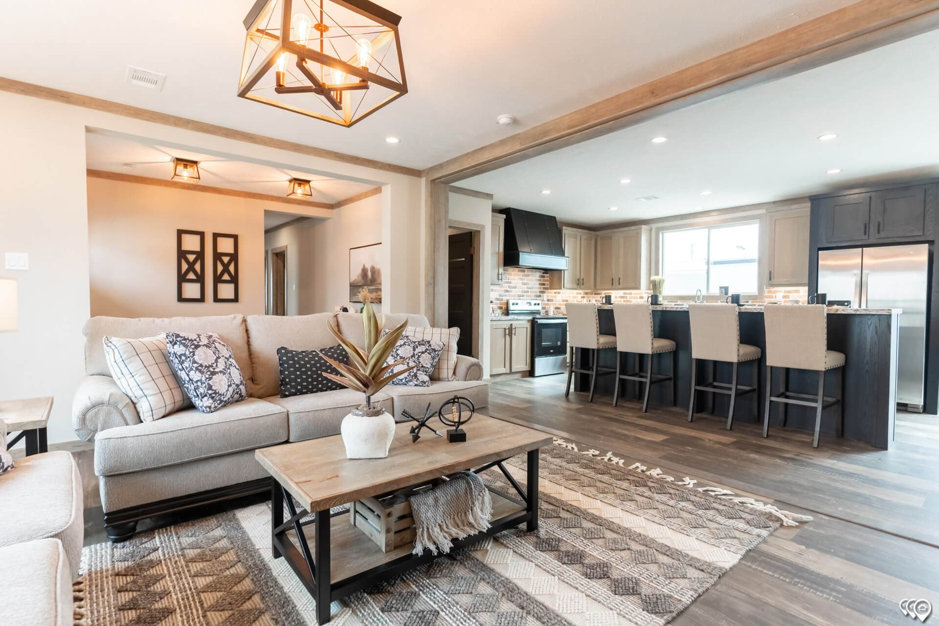 The shoal creek hero and interior home features