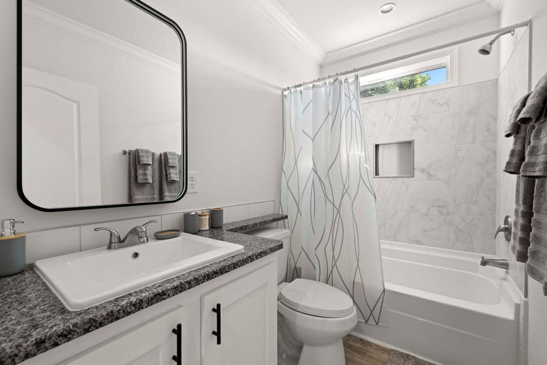 Silver springs 5046 bathroom home features