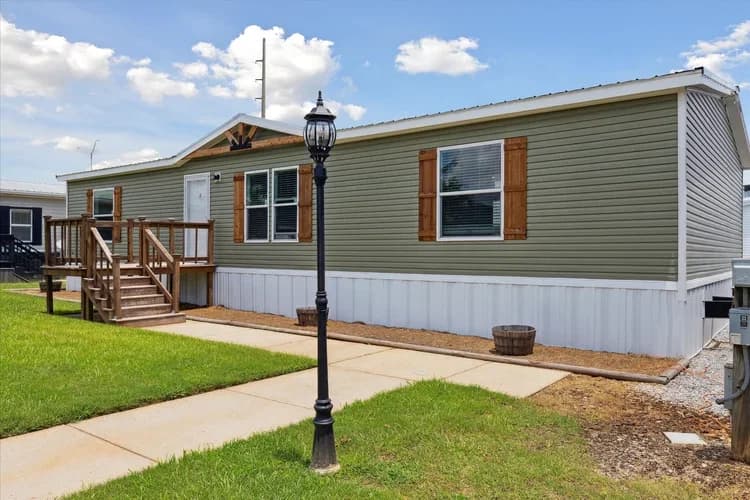 Fremont exterior home features