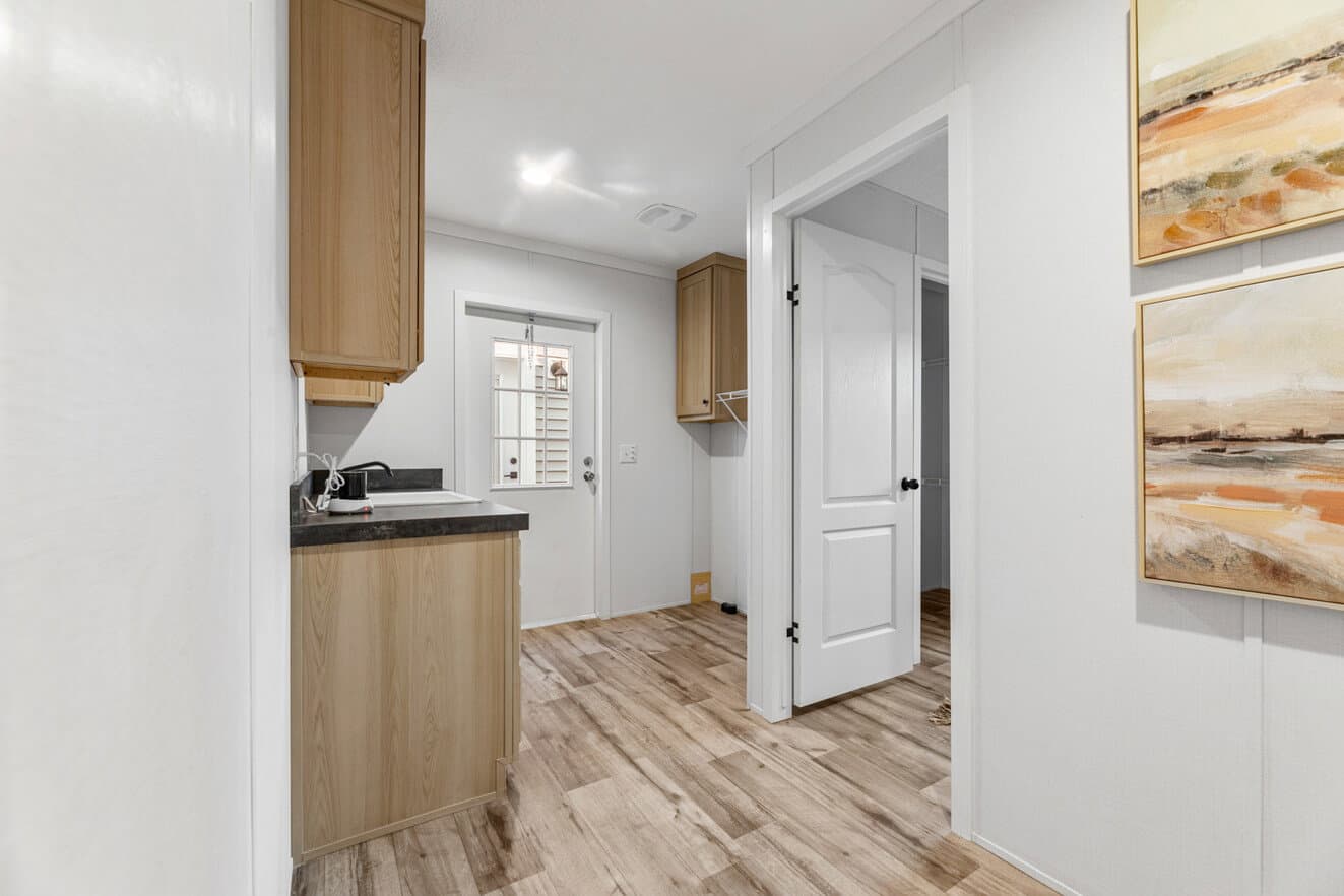 32644d interior home features