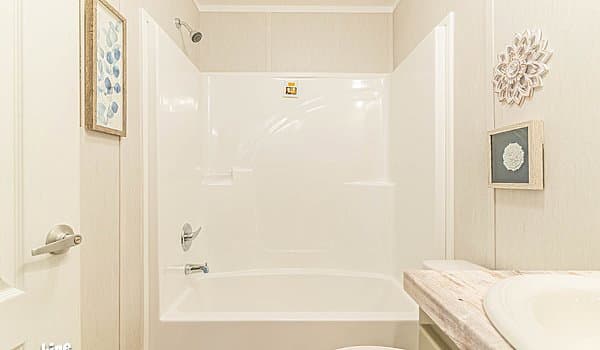 Arc1680-8004 bathroom home features