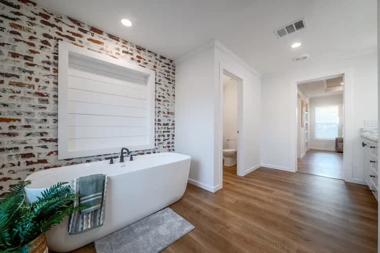 Wilson bend bathroom home features