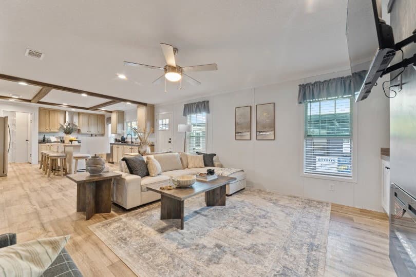 32644d interior home features