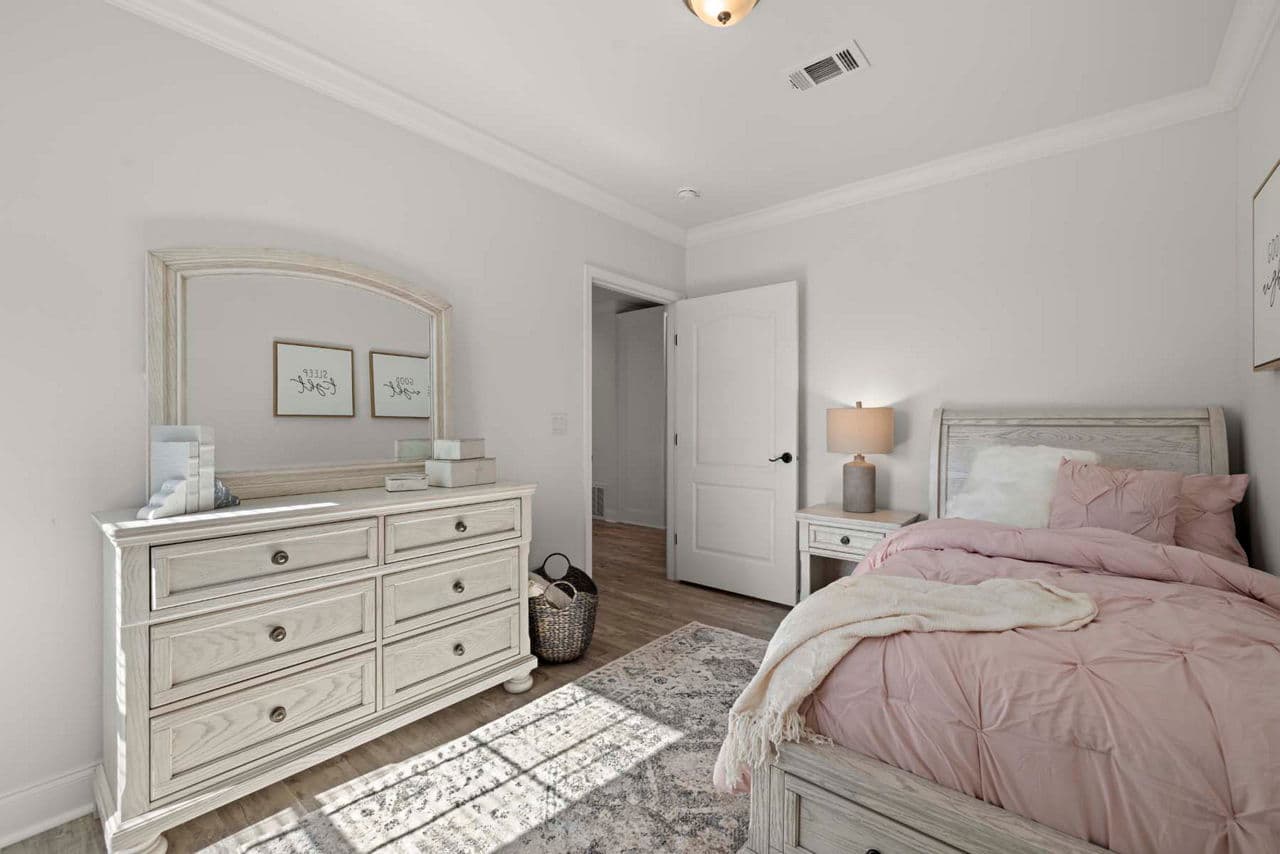 Silver springs 5046 bedroom home features