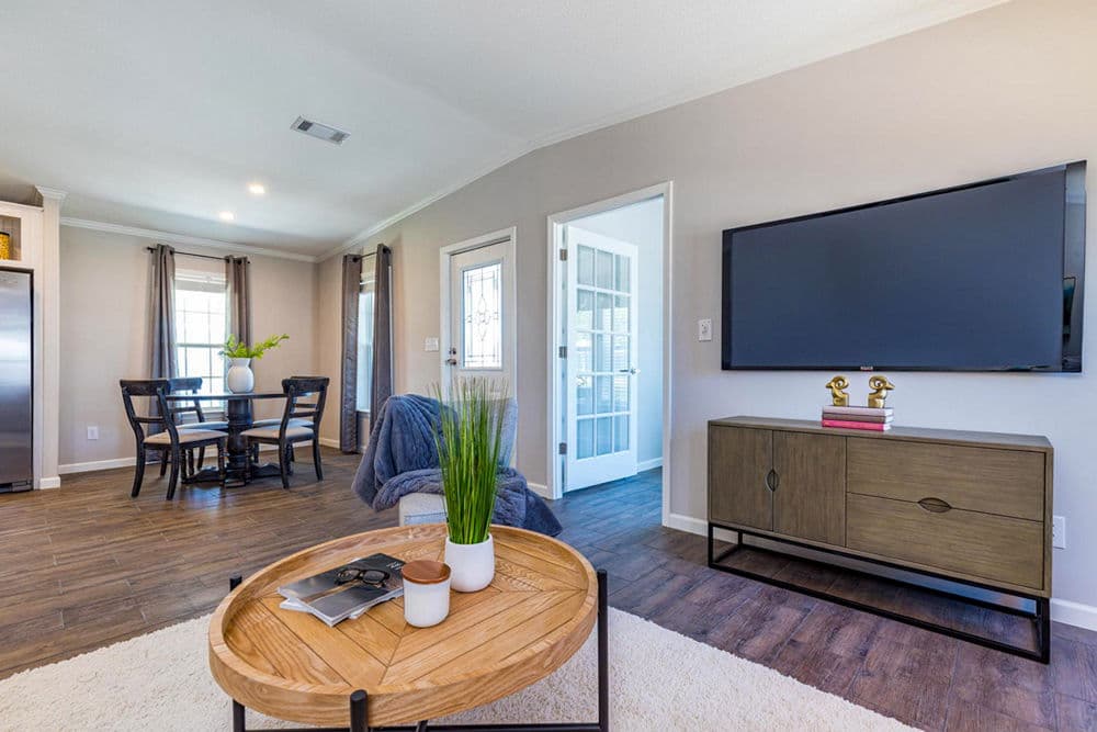 Yarbo interior home features