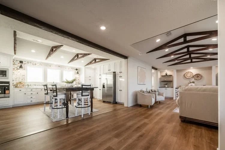 Wilson bend interior home features