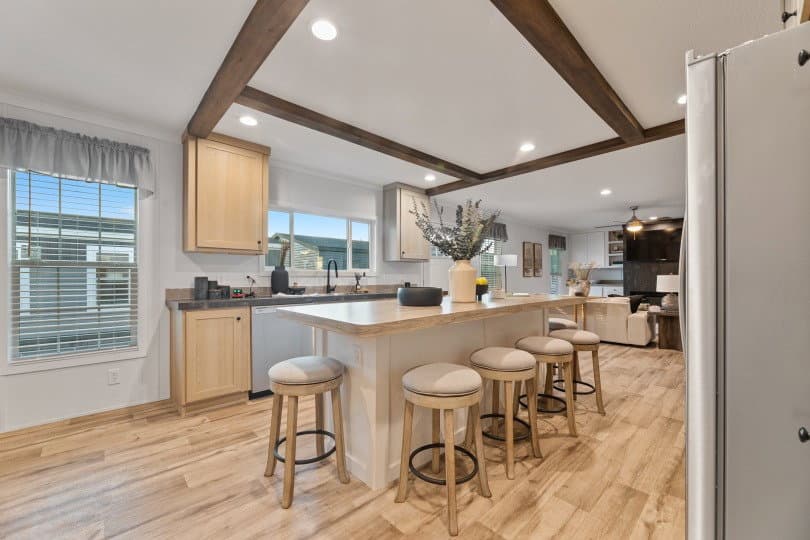 32644d hero and kitchen home features
