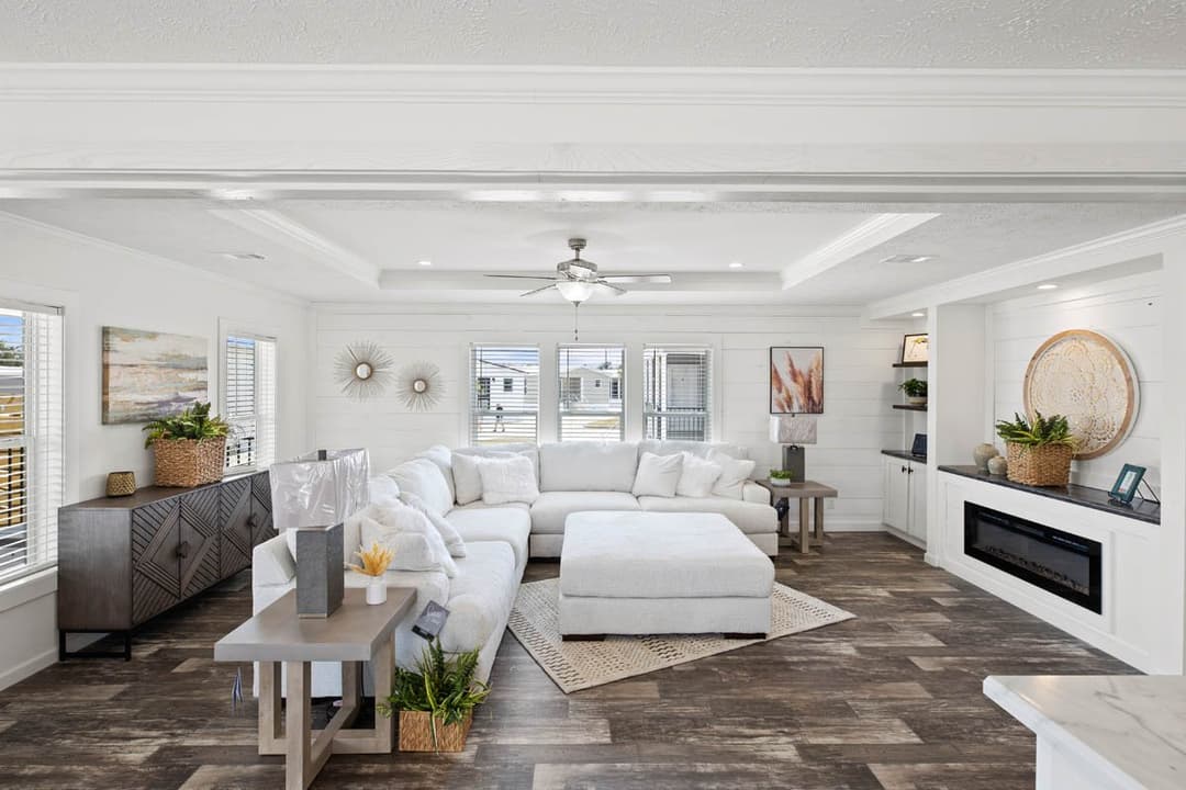 Delashaw interior home features