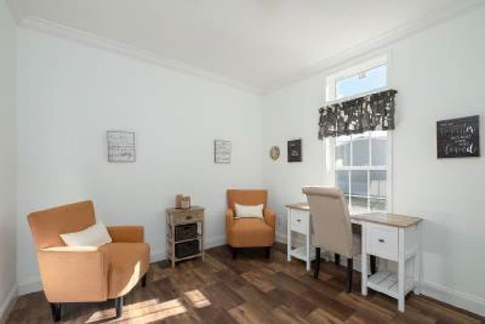 Cordele interior home features