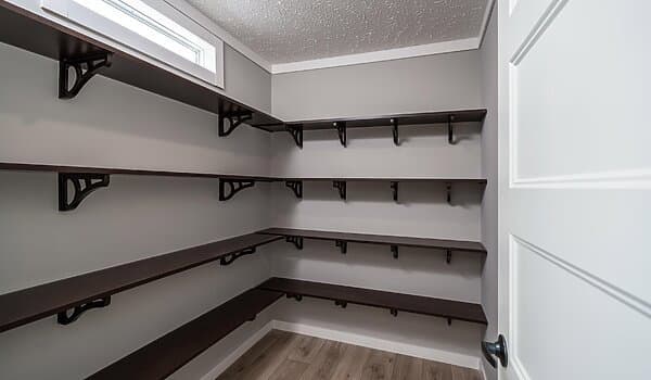 The blackwater  home features