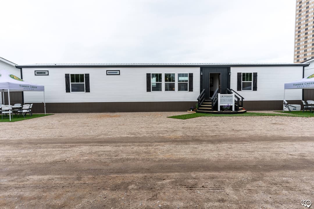 The canyon creek exterior home features