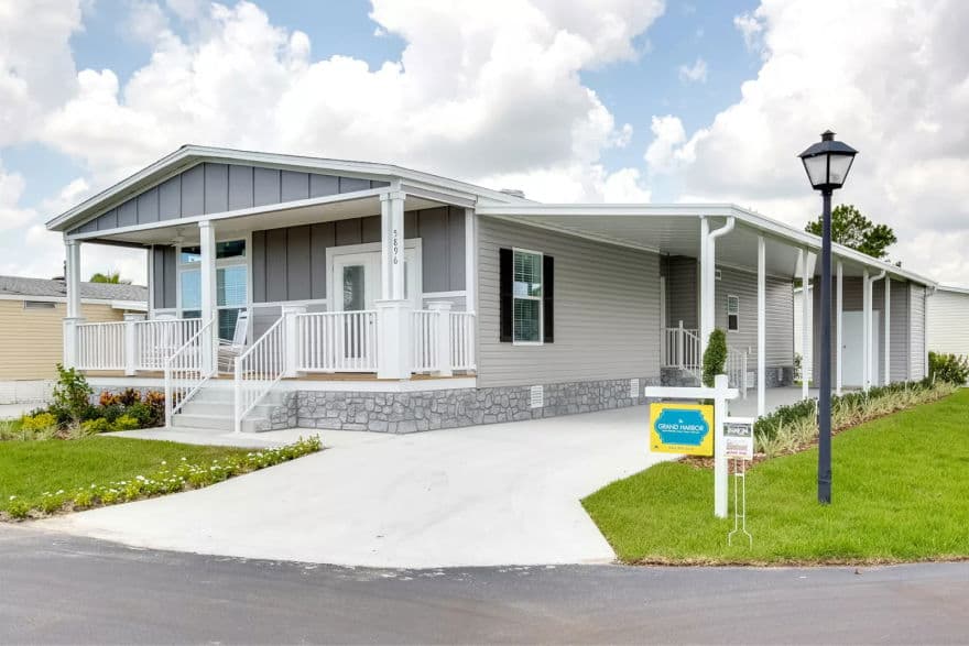 Knightstown exterior and elevation home features