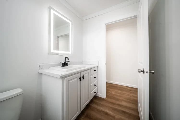 Sky harbor 2.0 bathroom home features