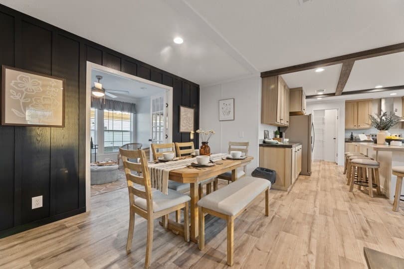 32644d interior home features