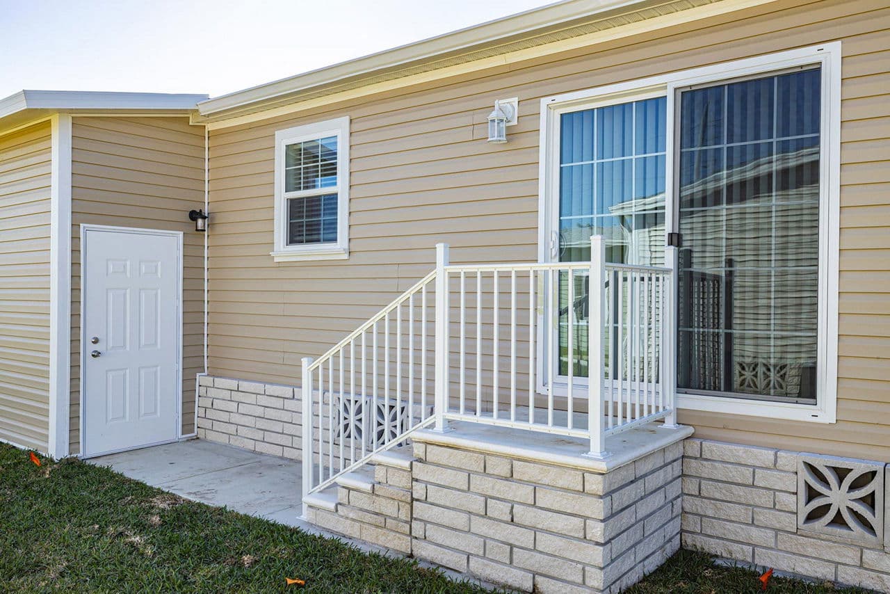 Silver springs 5361 exterior home features