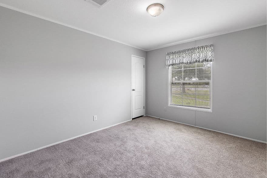 Apopka bedroom home features