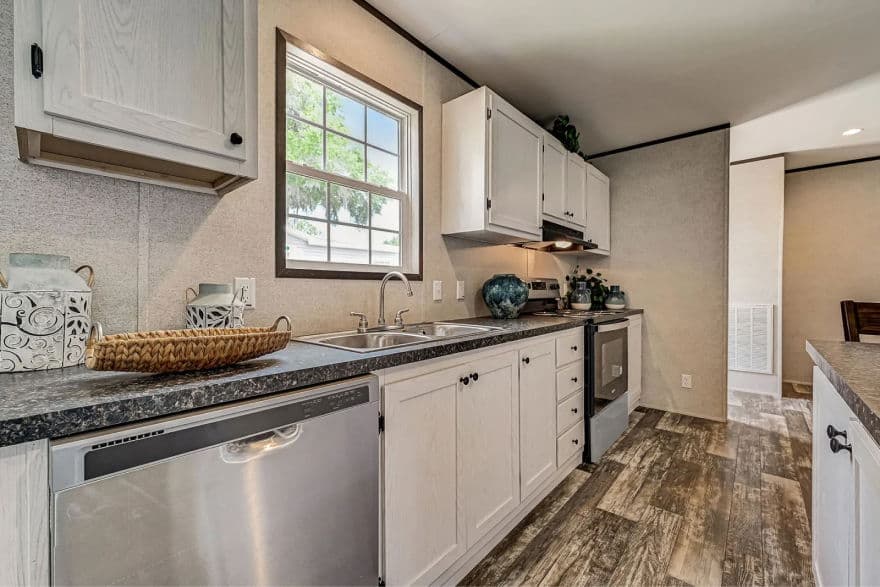 Raiford kitchen home features