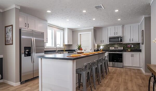 The blackwater hero home features