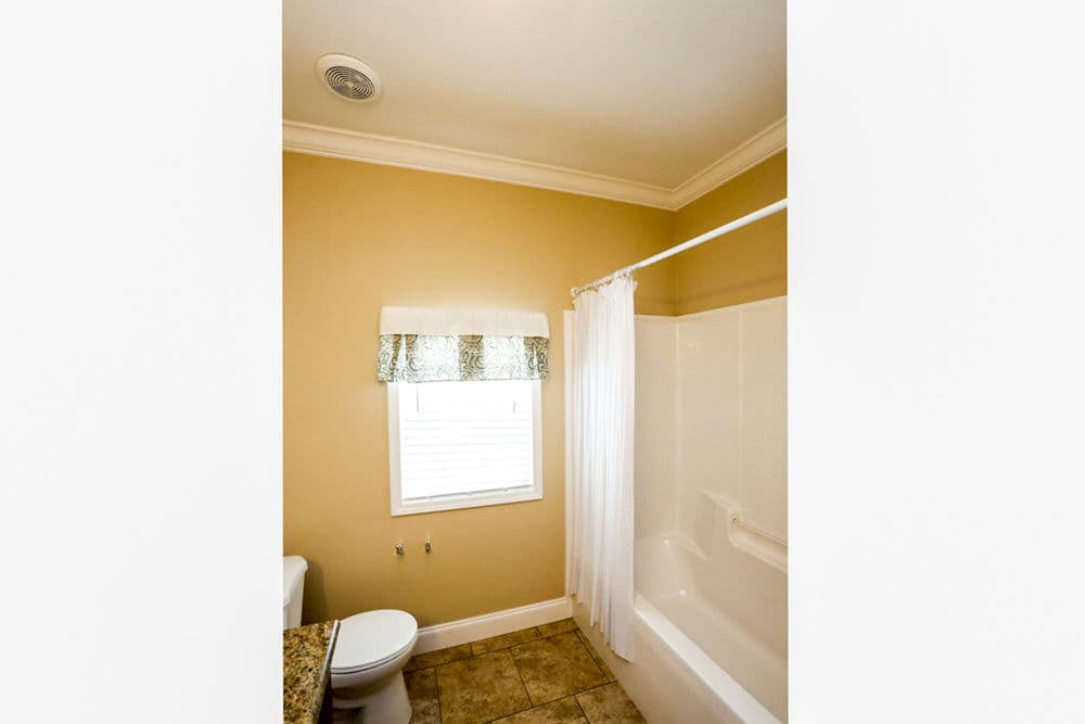 Fallsburg bathroom home features