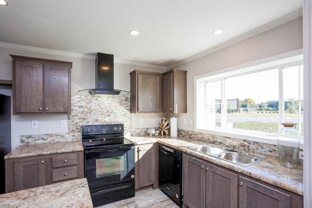 Natilus kitchen home features