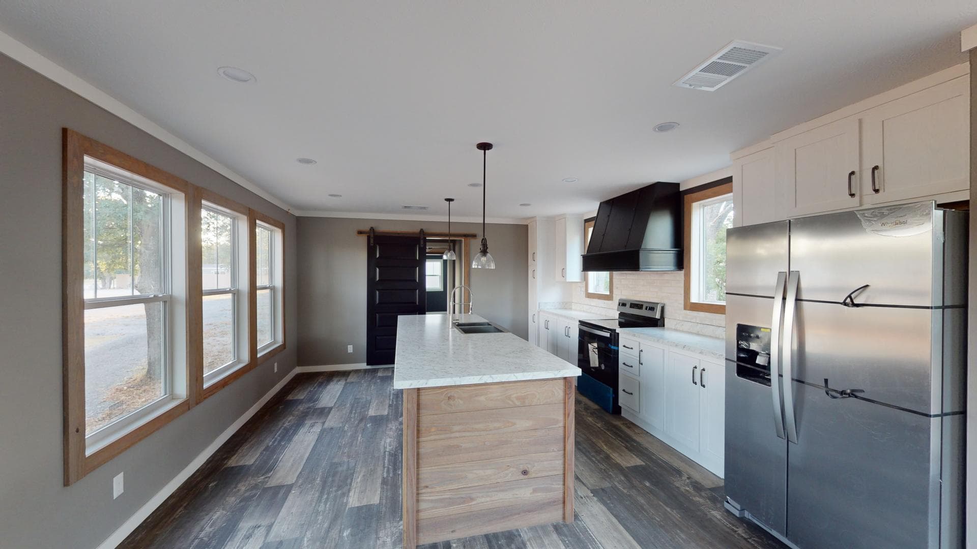 The cheaha hero and kitchen home features
