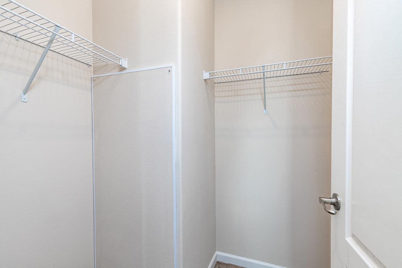 Silver springs 5351 interior home features