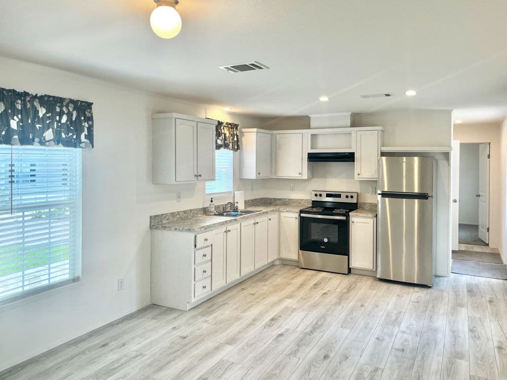 Lowery kitchen home features