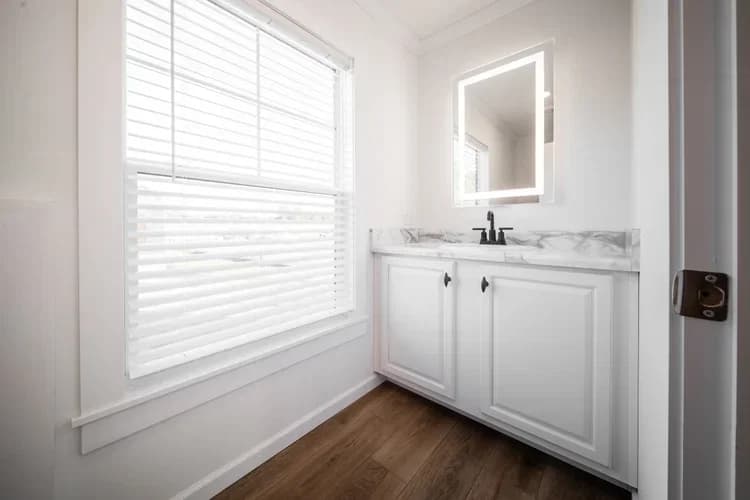 Wilson bend interior home features