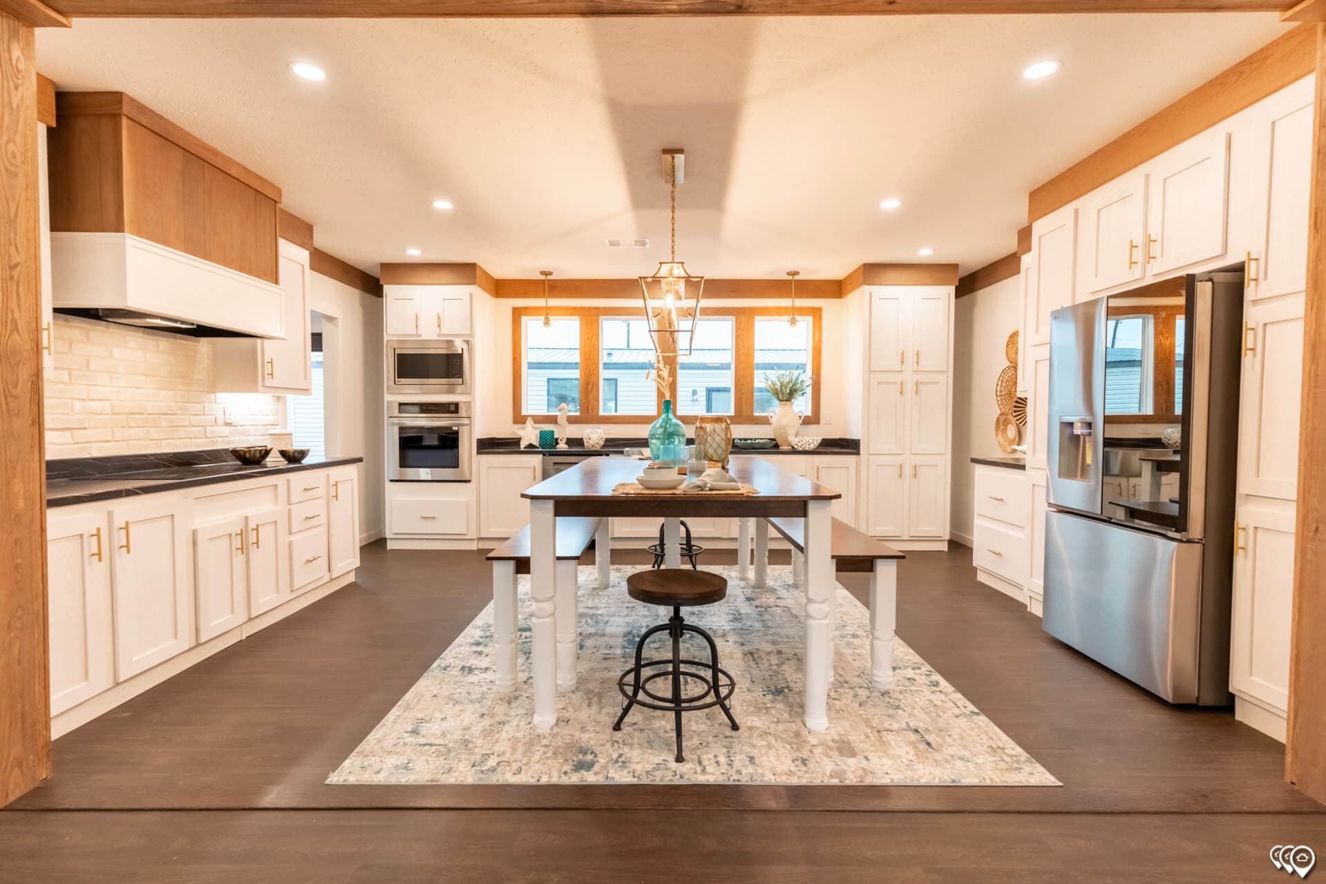 The twin creek hero and kitchen home features