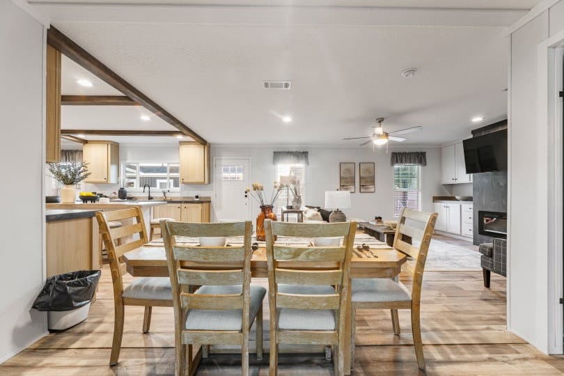 32644d interior home features