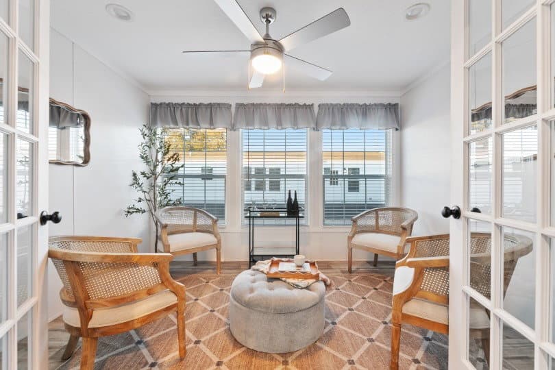 32644d interior home features