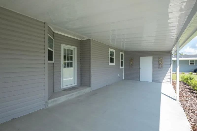 Rutherford exterior home features