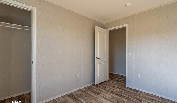 Arc1680-8000 bedroom home features