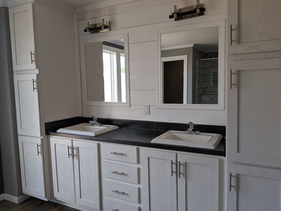 Addison bathroom home features